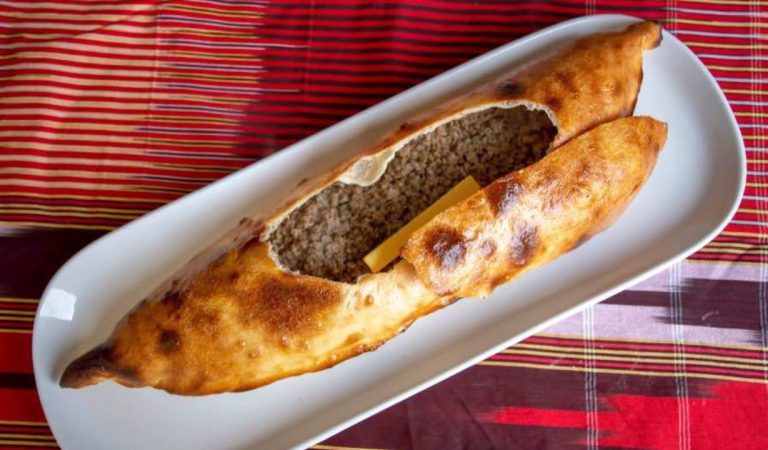 Sürmene Pidesi Nerede Yenir? Trabzon ve İstanbul’da Trabzon Pidesi Yenecek Mekanlar